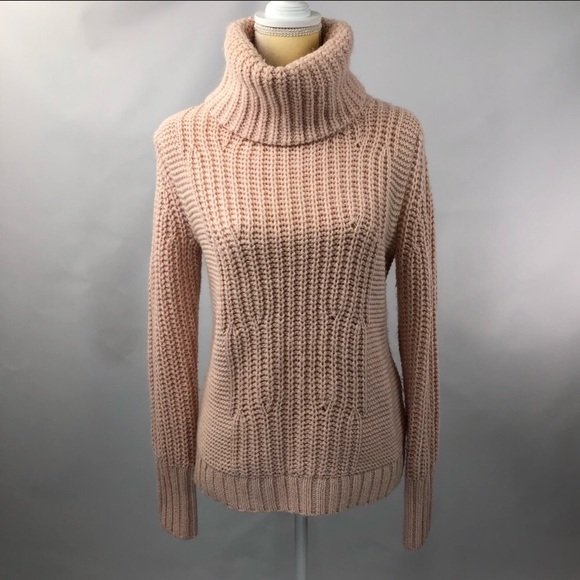 Banana Republic Sweaters - 💝Cozy blush pink turtleneck sweater💝